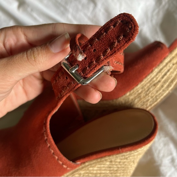 Marc Fisher Wedges - Picture 2 of 6